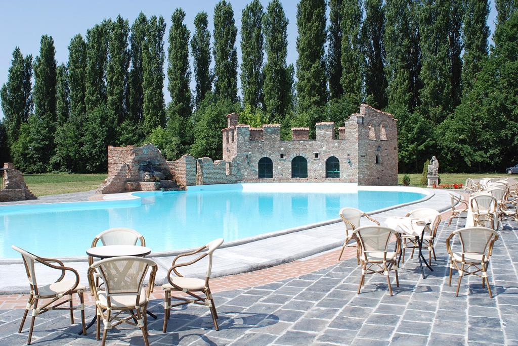 Tenuta Il Tenchio Hotel Lacchiarella Exterior photo